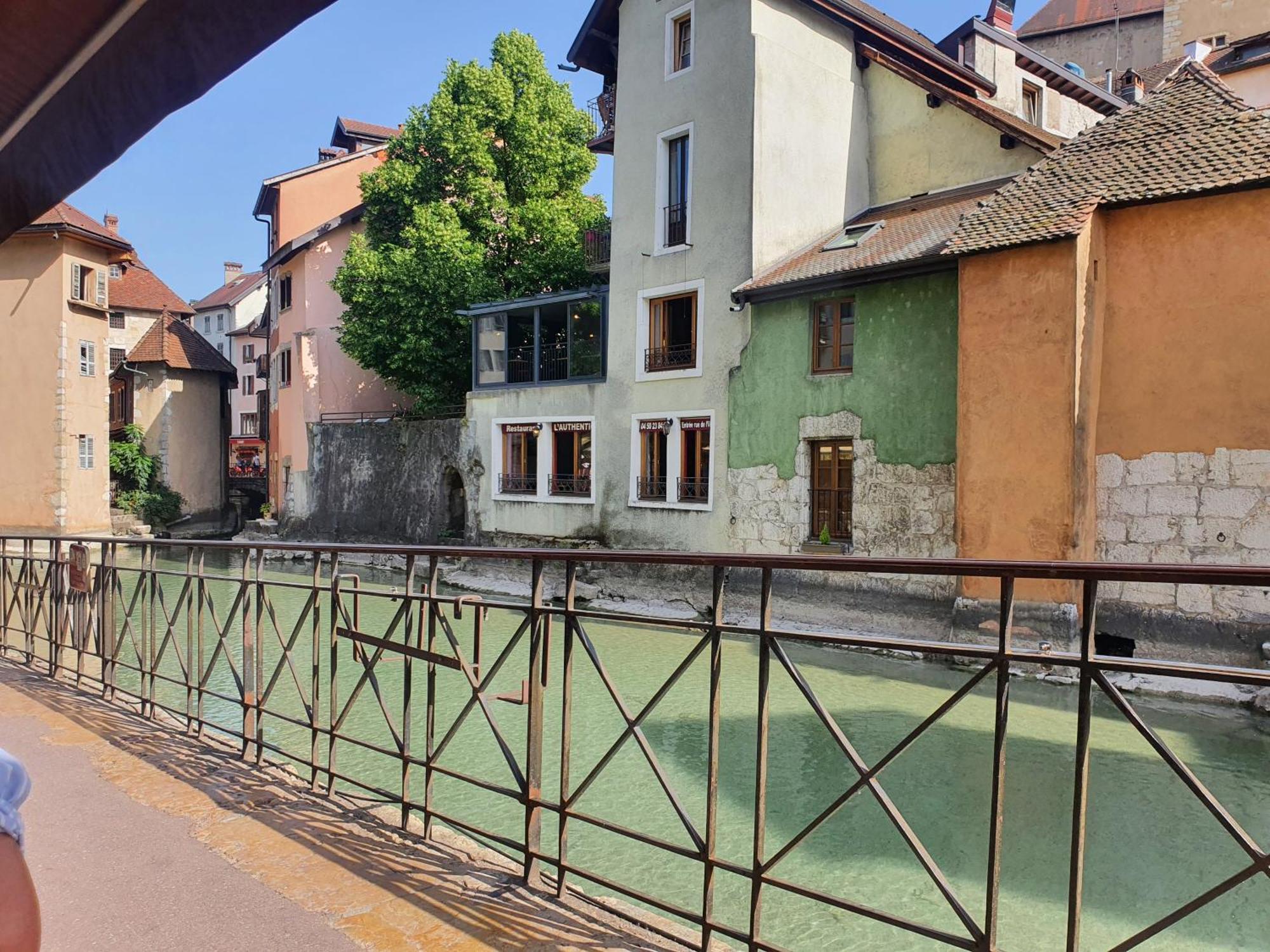 Hyper Centre Annecy Et Bord Du Lac Bagian luar foto